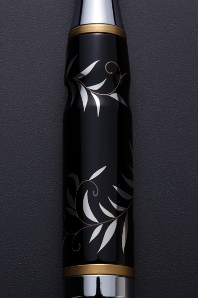 流紋唐草(りゅうもんからくさ)